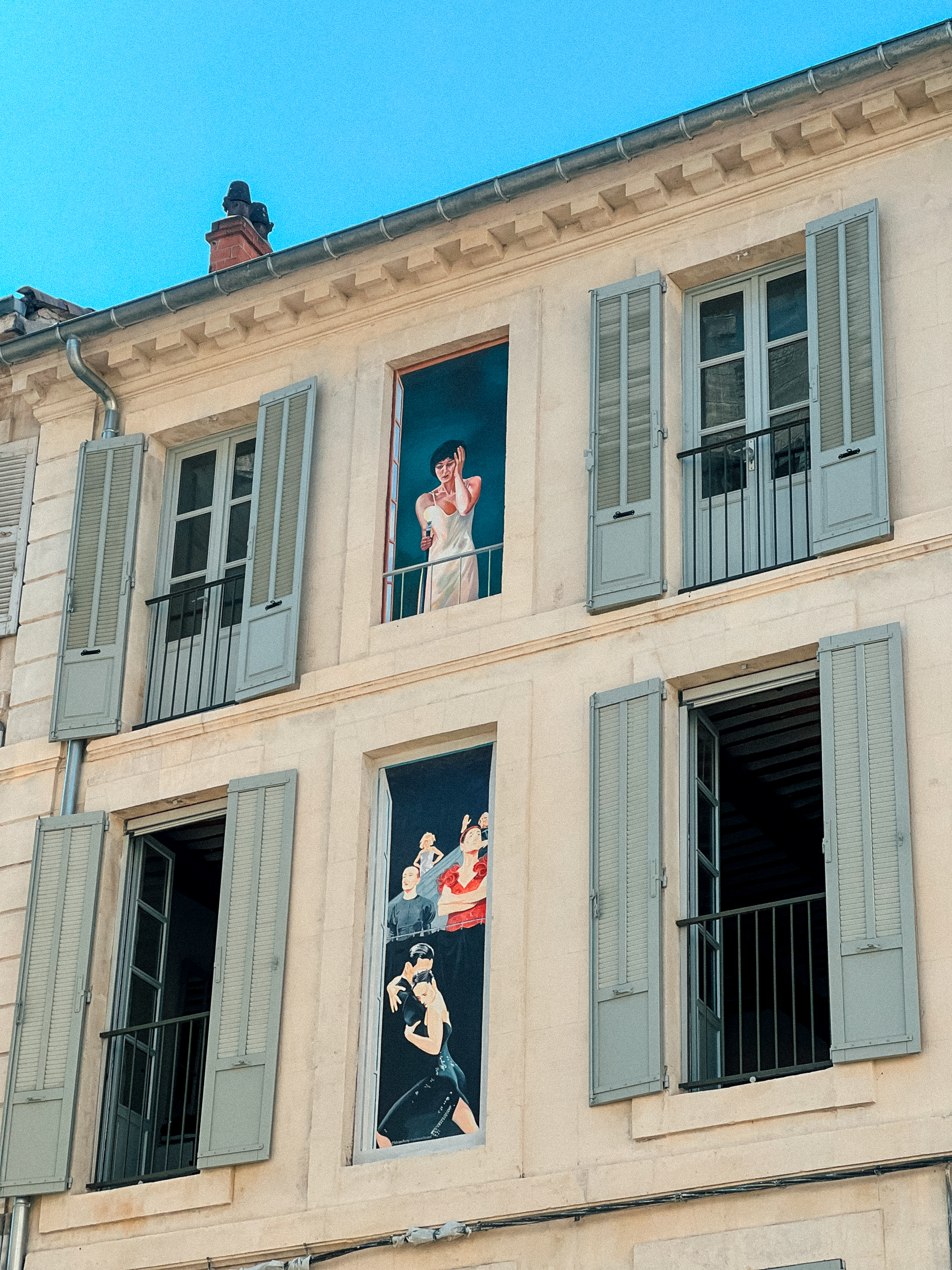 畫家不是賣畫，而是用生命陪作品發光。