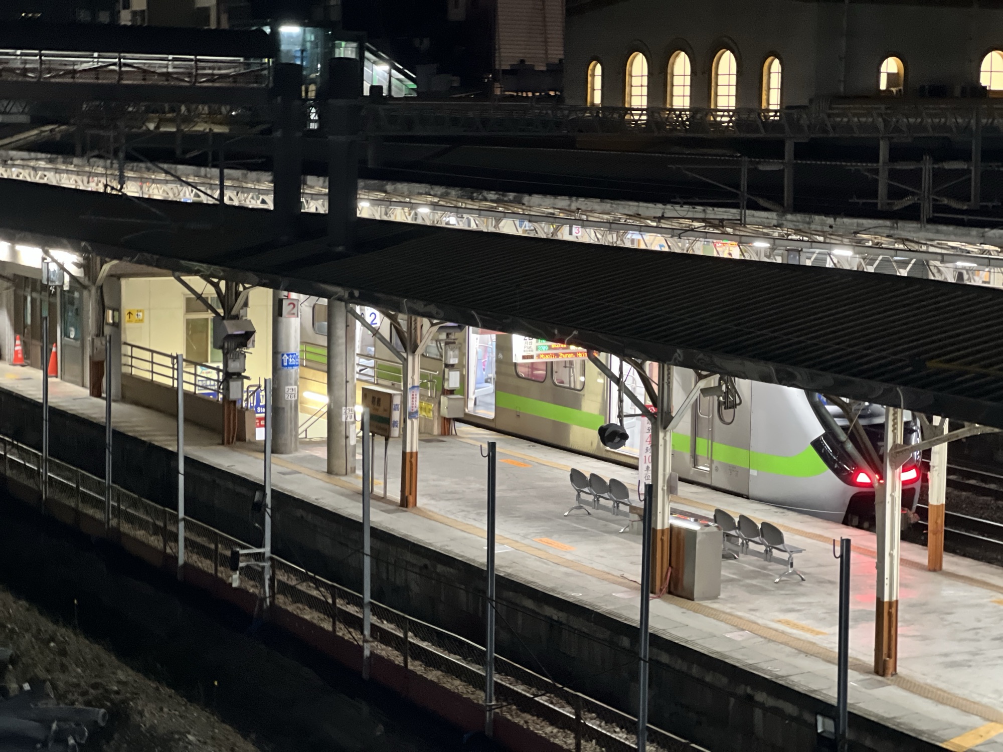 在晨光與軌道之間，寫作讓我自由-Day305